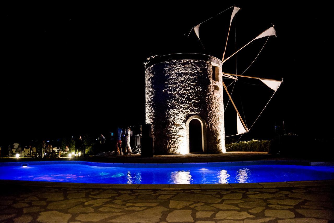 The Windmill Resort Mitáta Dış mekan fotoğraf